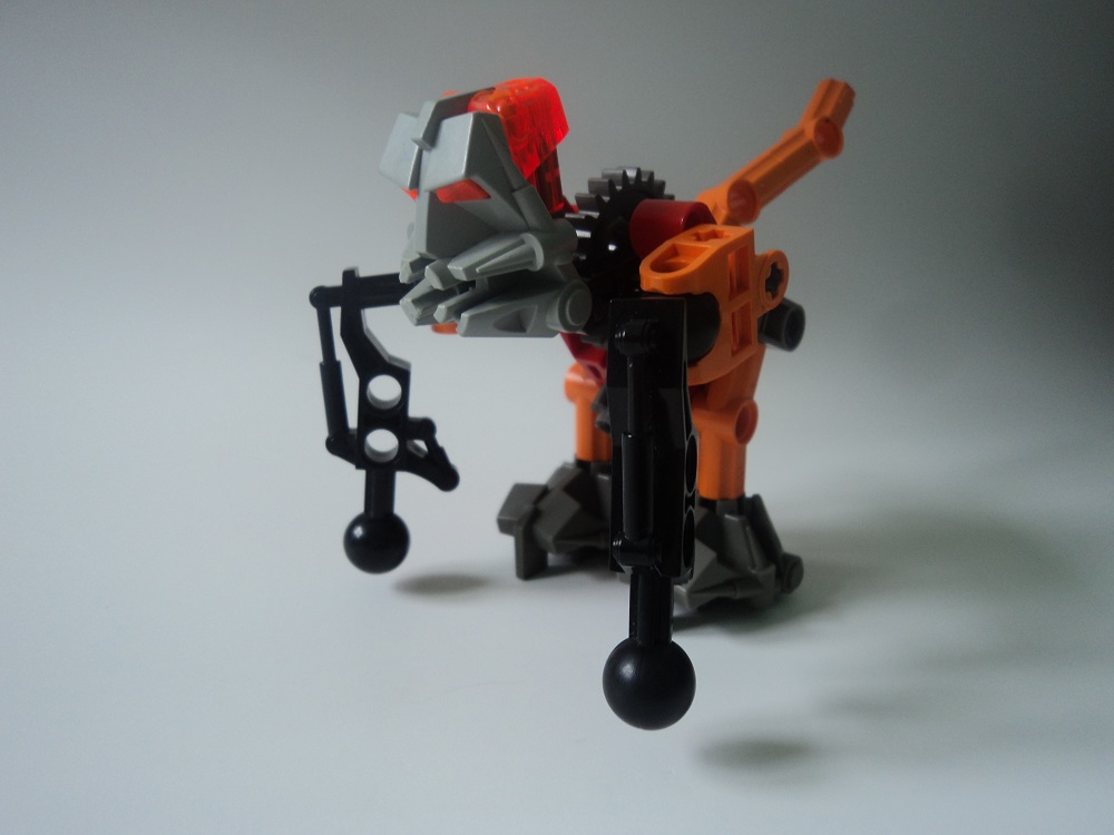 Photo I took of my original design, using a Slizer torso for the body. Fun fact, this photo was taken using the same camera I use for my current photos of bionicles in nature!